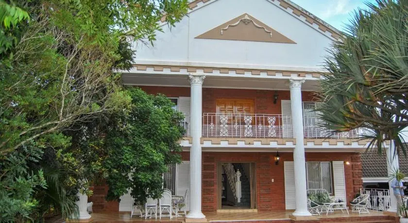 Hamilton Urban Farm Guest House - Image 1