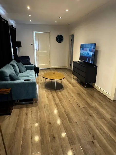 Charming Bungalow Rental in Rainham Comfort and Convenience - Image 1
