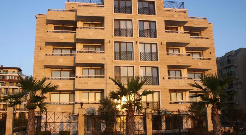 Golden Dunes Primorsko Apartments - Image 1