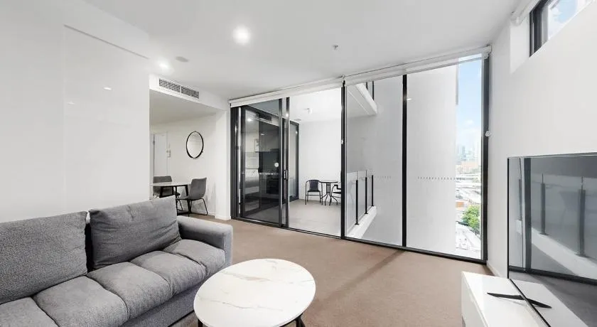 Eve Apartment - South Bank Central Location, Free Carpark, Privately Hosted - Image 1