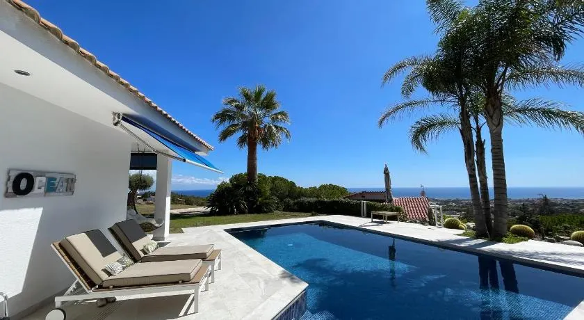 Palm Maresme - Suite with bathroom and terrasse with ocean views in a private villa - Image 1