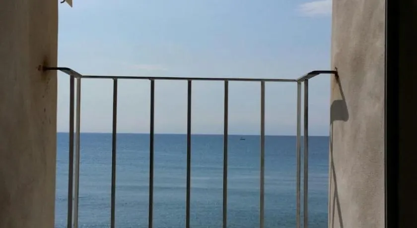Balcone sulla spiaggia - Image 1