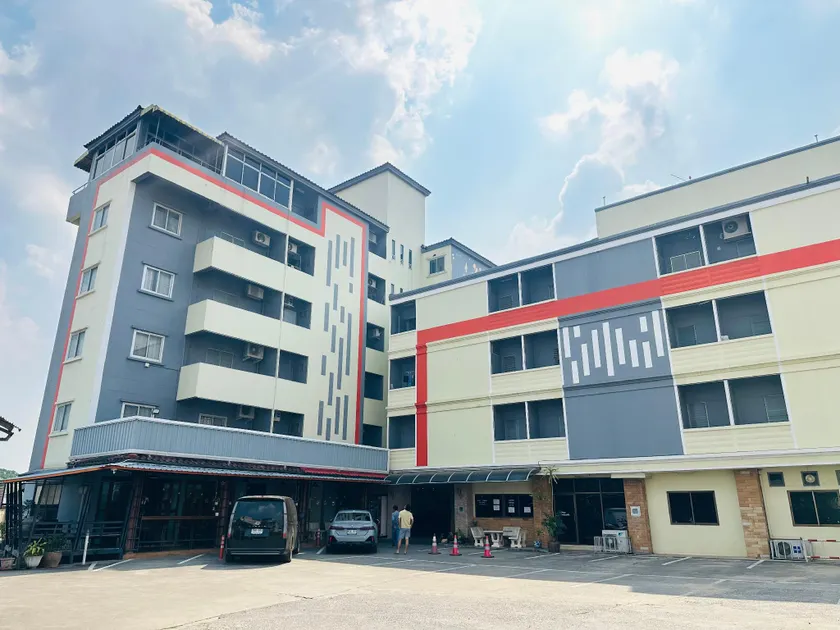 Pakchong Town Hotel - Image 1