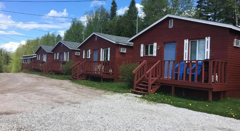 Lush's Cottages - Image 1