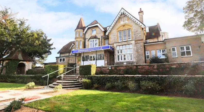 The Caledonian Island Hotel - Image 1