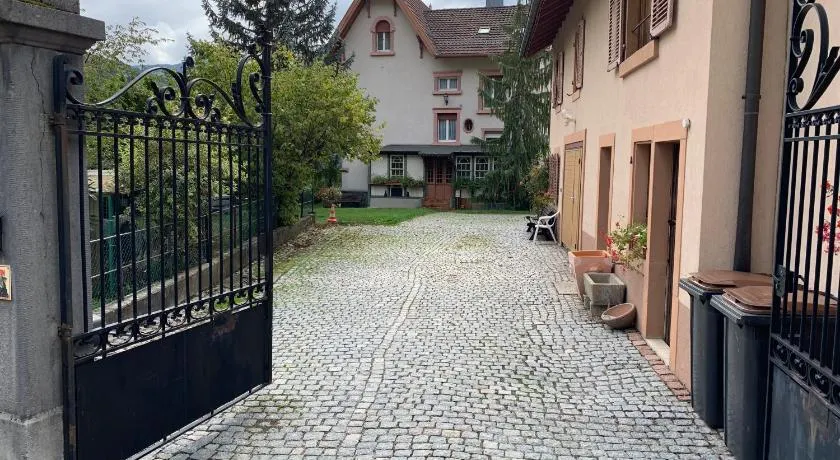 Chambre Gentiane 2 à 3 personnes wifi sdb partagée - Image 1