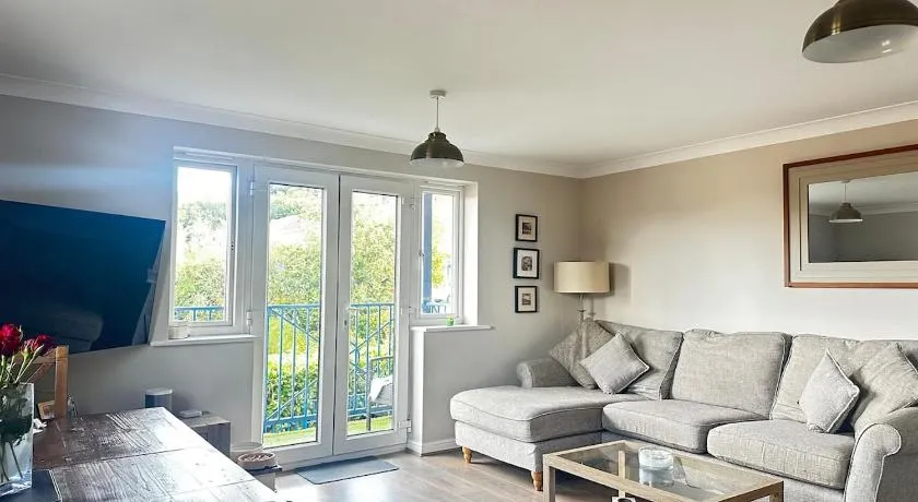 Castle View, Cosy Stay - Image 1