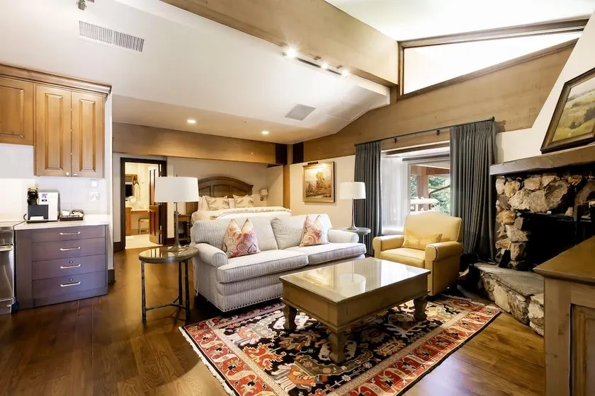 Sterling One Bedroom Suite in Great location with Majestic Mountain Views condo - Image 1