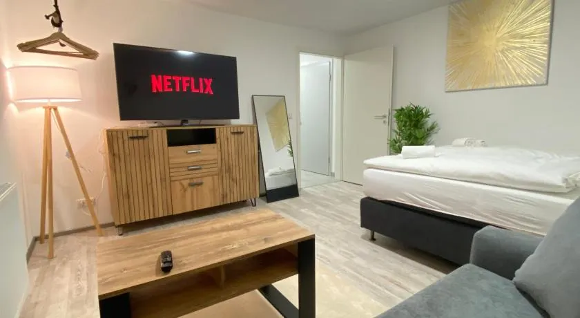 LUXOMES: Design Apartment - private Parking - 4 People - Image 1
