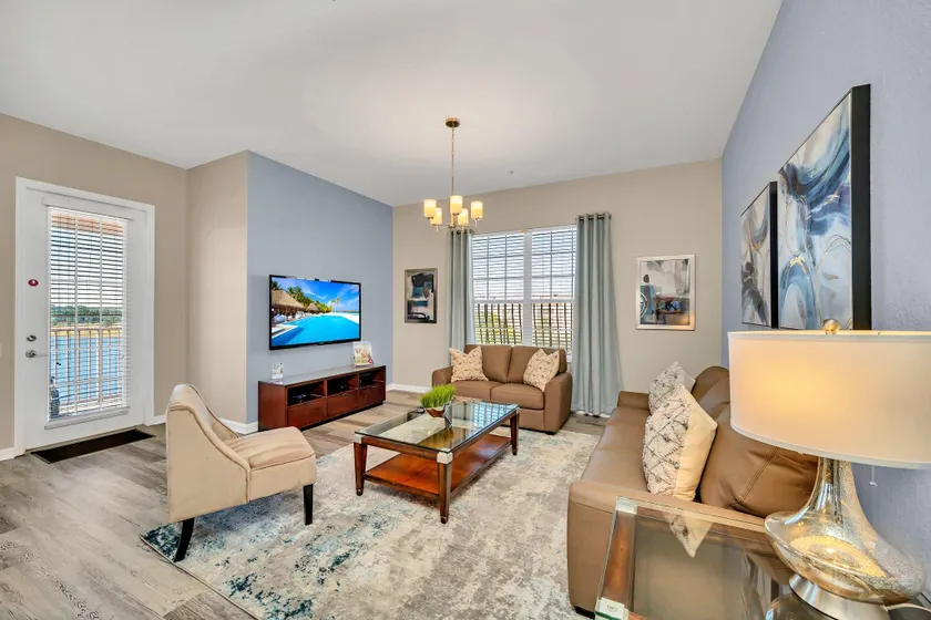 Lakeview Condo Directly Next To Pool Near WDW - Image 1