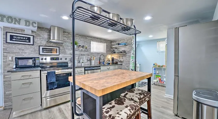 Stylish DC Studio - 5 Mi to National Mall! - Image 1