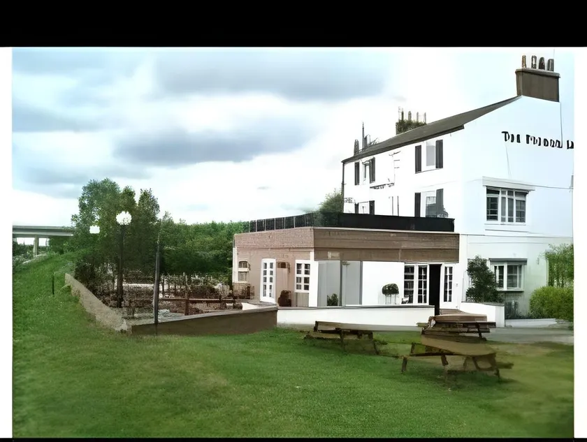 Pyewipe Lodge Hotel - Image 1