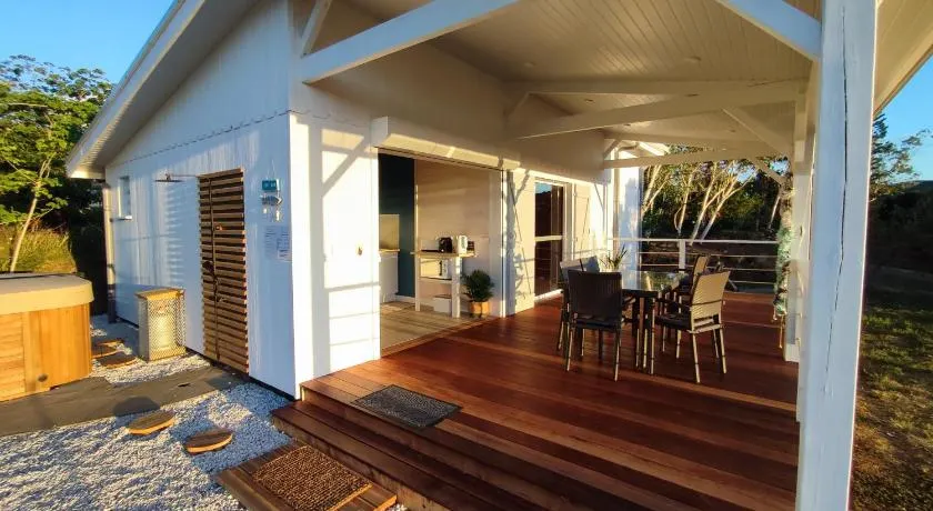 NIAOULI LODGE - Image 1