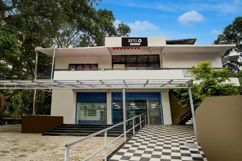 Super Hotel O CSIR Pappanamcode Formerly Ambadi Guest House - Image 1