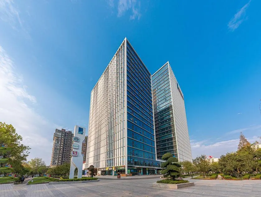 Lytown Hotel (Wuhan High-speed Railway Station University of Science and Technology Qingshan Campus) - Image 1