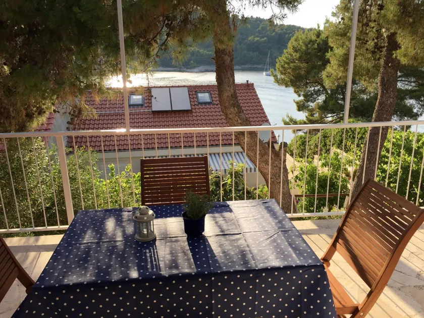 Holiday house Vanesa Stomorska, Island Solta - Image 1