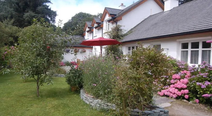 Beaufort Lodge B&B & Cottage - Image 1