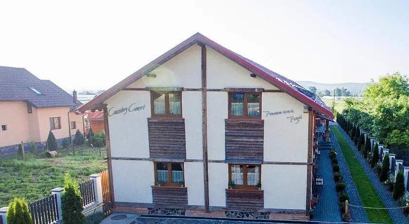 Country Court - Image 1