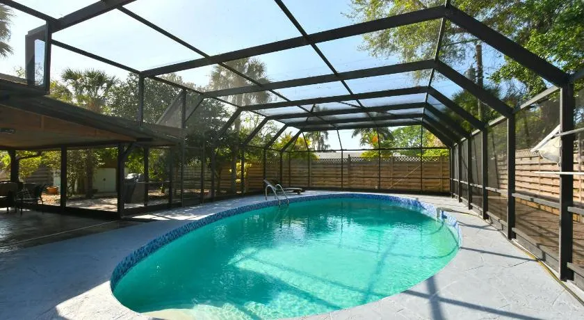 Heated Pool Home - VERY close to Siesta Beach, Restaurants & Shops! - Image 1