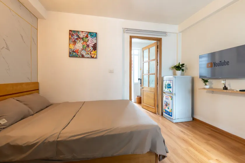 COSY HOUSE - CENTER'S TAY HO - CLOSE THE LAKE - Image 1