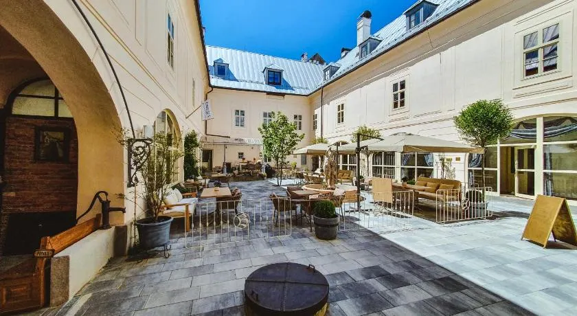 Opera apartments - Mestský palác - Image 1