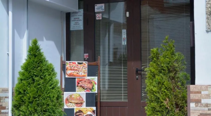 Hotel Rade 1 - Image 1