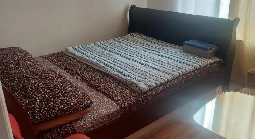 Crystal Room 1 Guest House near 12mins to EWR airport / Prudential / NJIT / Penn station - Image 1