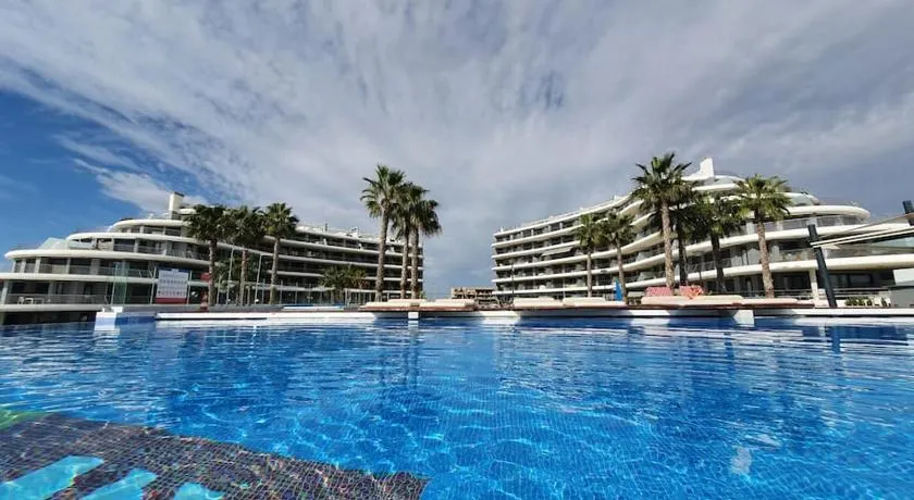 Apartment with magnificent seeview and all luxury - Image 1