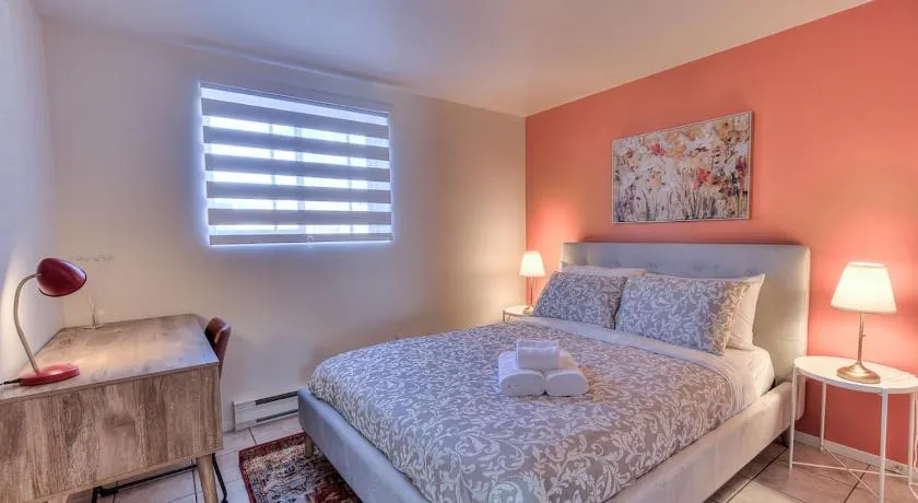 Beautiful Spacious Apartments! 6 guest Vacation home Montreal - Image 1