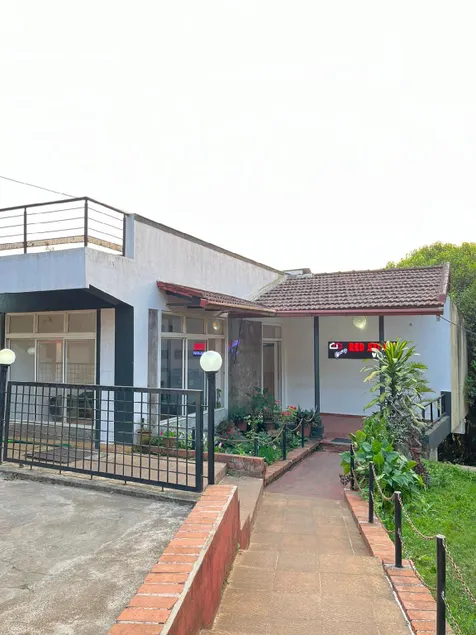 Red Stone Villas - Image 1