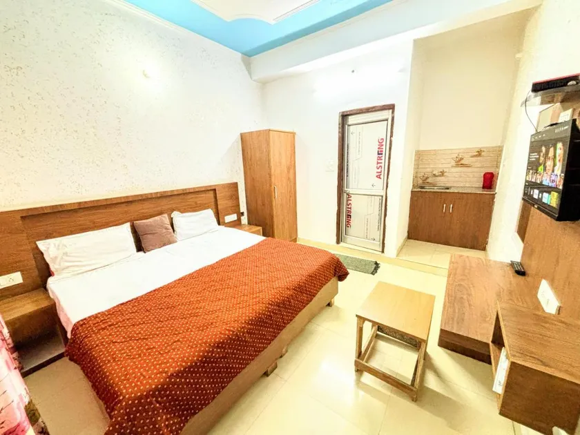 Dayananda Homestay Near Ram Jhula & Janki Jhula - Image 1