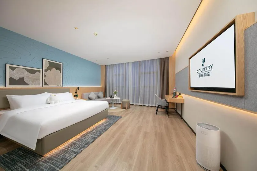 Country Inn & Suites by Radisson Hotel (Guangan Huayingshan) - Image 1