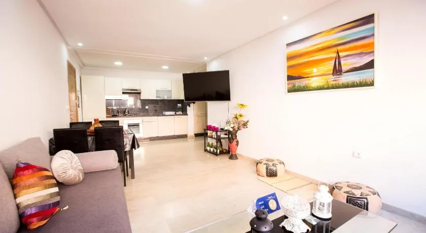 Luxury Beach Apartment - Romantic Weekend Getaway - Image 1