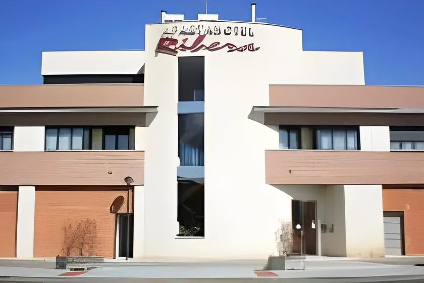 Apartahotel Ribera - Image 1
