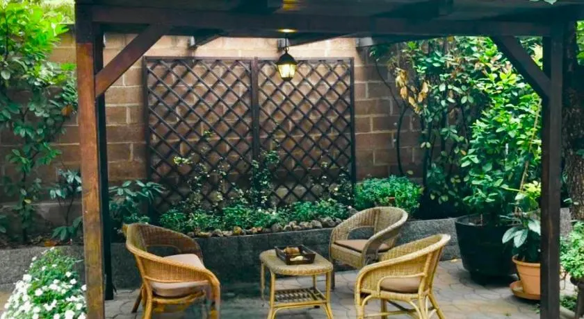 La Porta Nel Giardino - Image 1