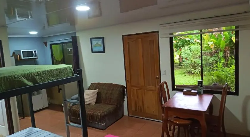 Apartment-Pura Vida-Wi-Fi-TV-WC-AC-Parqueo - Image 1