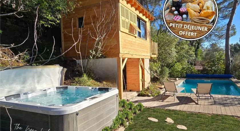 La Cabane Aixoise Piscine & Jacuzzi - Image 1
