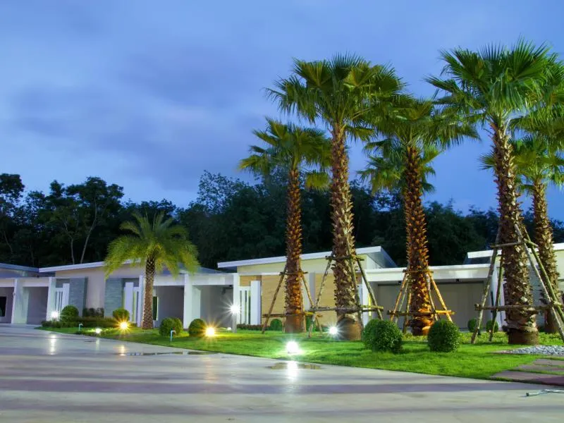 Smile Resort Thungsong - Image 1