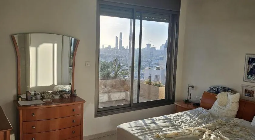 Holon Guest House Private Rooms - Image 1