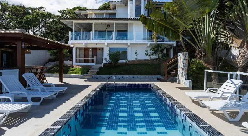 Mansao c/ Piscina a 400m da Praia Brava|Casa Ayana - Image 1