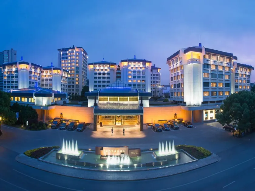 The Dragon Hotel Hangzhou - Image 1