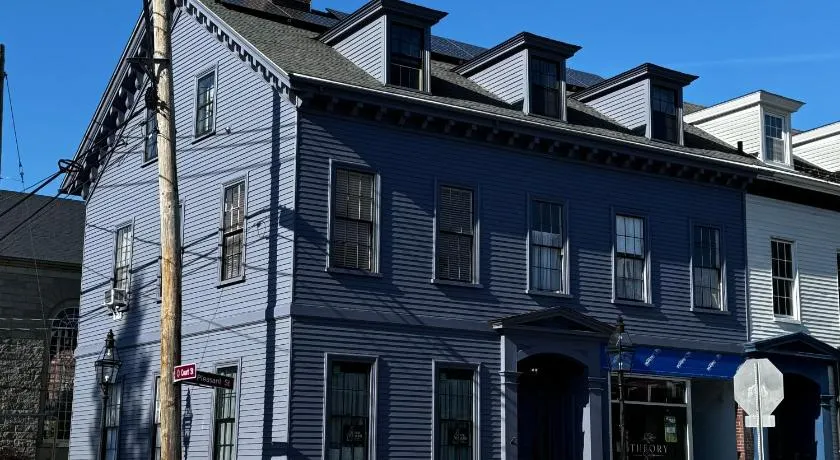 Townhouse in Portsmouth Downtown Historic District - Image 1