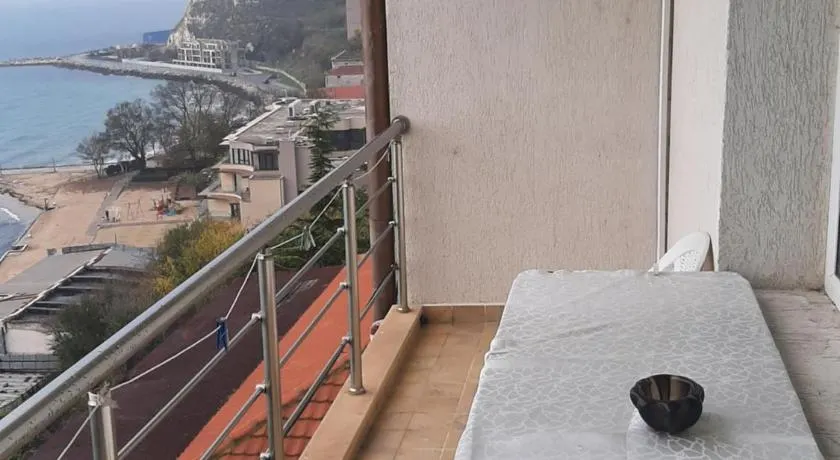 Apartments Bizone - Image 1