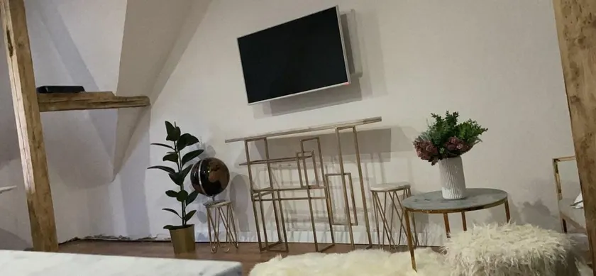 Wohltuende Ausblick exklusivem Ambiente mit Balkon - Image 1
