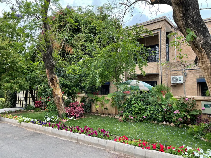 Riviera Courtyard Guest House Islamabad - Image 1