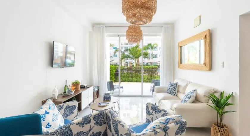 Coastal Corner -Beach-Pool-Terrace-Parking-Pets - Image 1