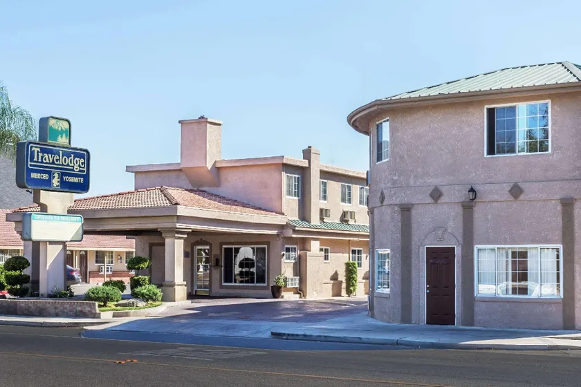 Signature Inn Merced Yosemite Parkway - Image 1