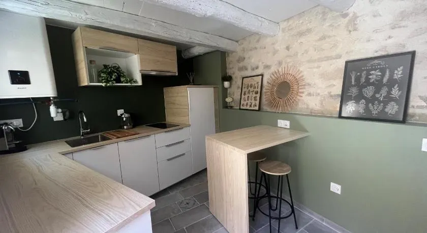 Le Duplex studio centre de Nîmes avec Clim - Image 1