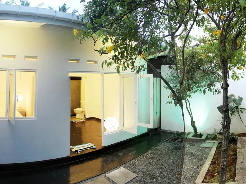 Bara Beach Home - Image 1