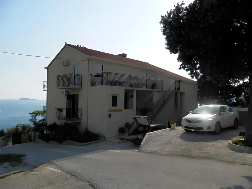Guest House Fontana - Image 1